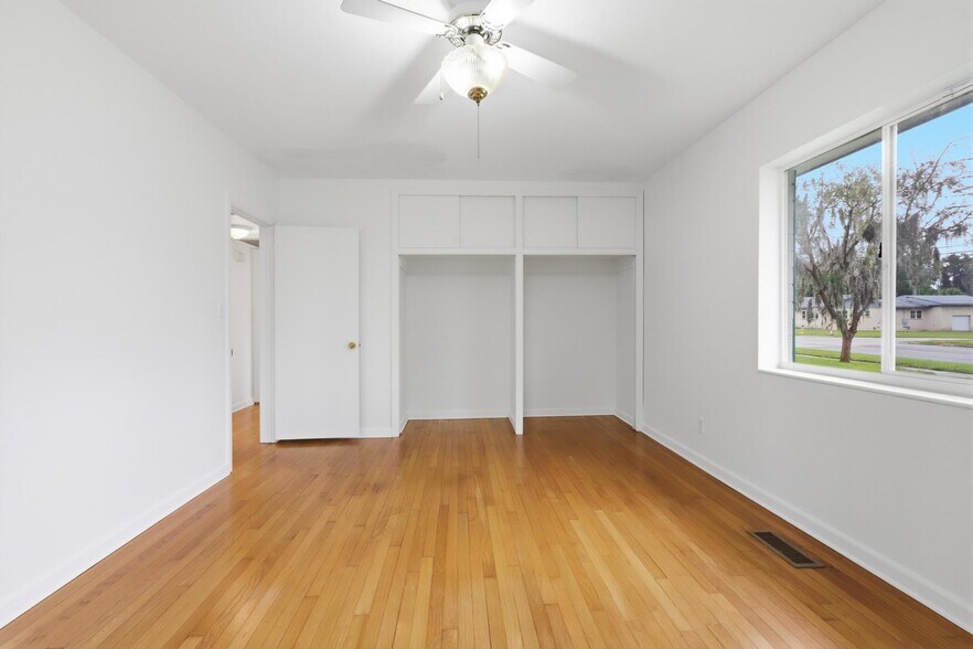 More Photos Of 901 W New York Ave, Deland Office For Lease