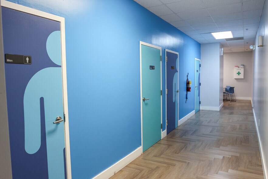 More Photos Of 6925 112th Cir N, Largo Office Residential For Lease