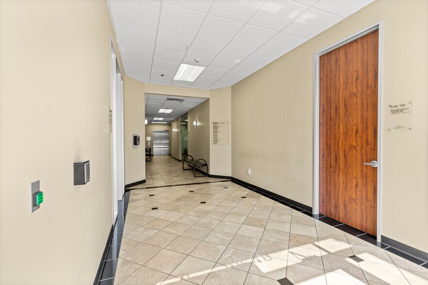 More Photos Of 18648 McKay Dr, Humble Medical For Lease