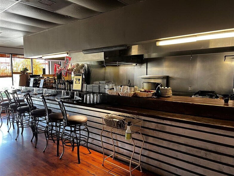 More Photos Of 710 Bacons Bridge Rd, Summerville Storefront For Lease