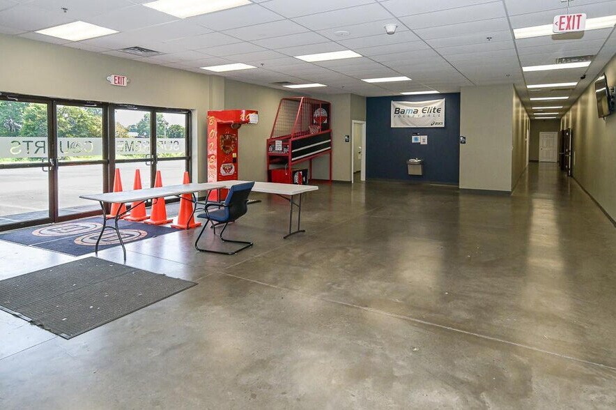 More Photos Of 4100 AL Highway 69, Guntersville Sports And Entertainment For Sale