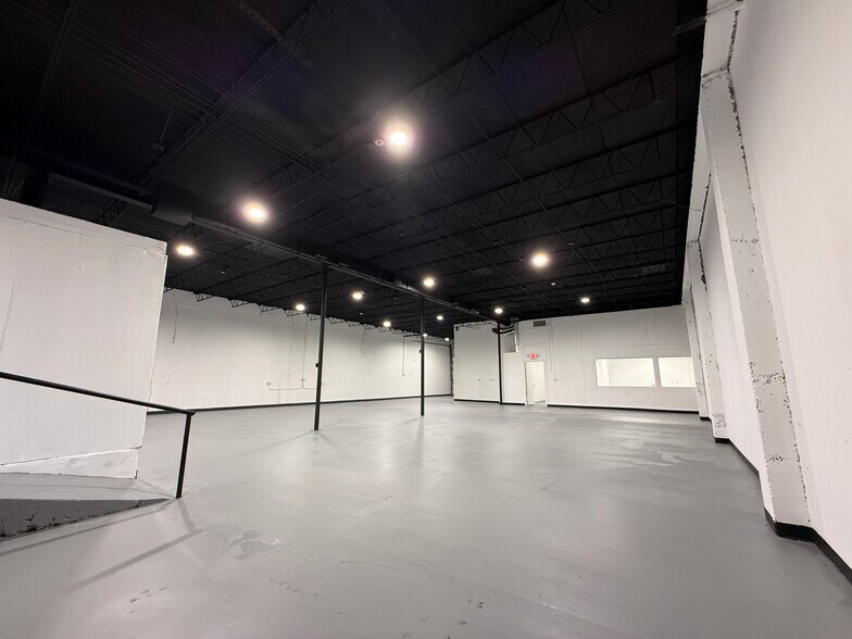 More Photos Of 52 SW 5th Ct, Pompano Beach Manufacturing For Lease