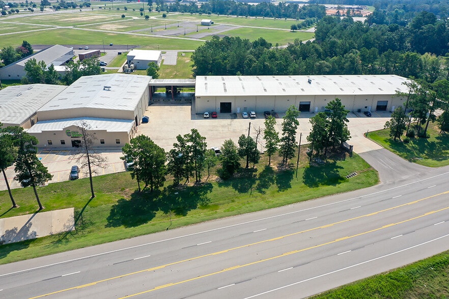 More Photos Of 1209-1215 N FM 3083 Rd E, Conroe Warehouse For Lease