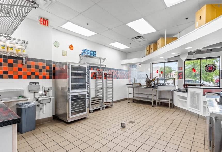 More Photos Of 11500 Midlothian Tpke, Richmond General Retail For Sale