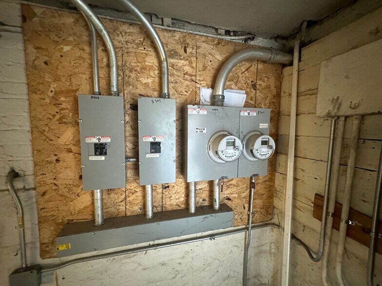 More Photos Of 5701 W Roosevelt Rd, Cicero Apartments For Lease