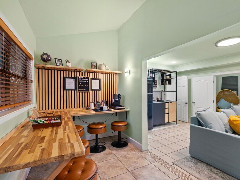 More Photos Of 3500 R O Dr, Spicewood Specialty For Sale