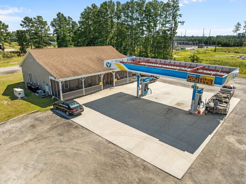 More Photos Of 39365 US Highway 264 E, Belhaven General Retail For Sale