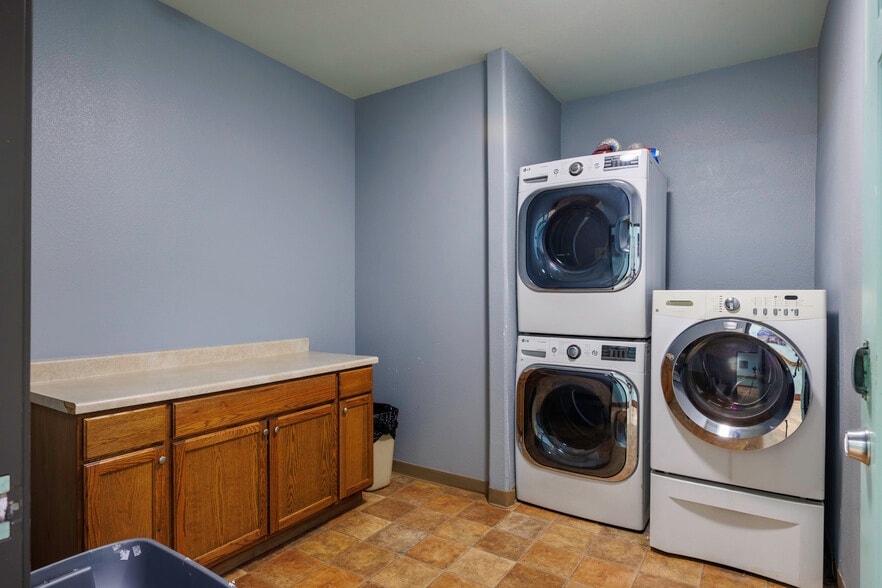 More Photos Of 16286 S Sunland Gin Rd, Arizona City Rehabilitation Center For Sale