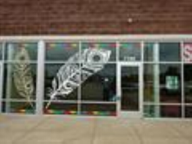 More Photos Of 1100-1200 Meridian Dr, Plover General Retail For Lease