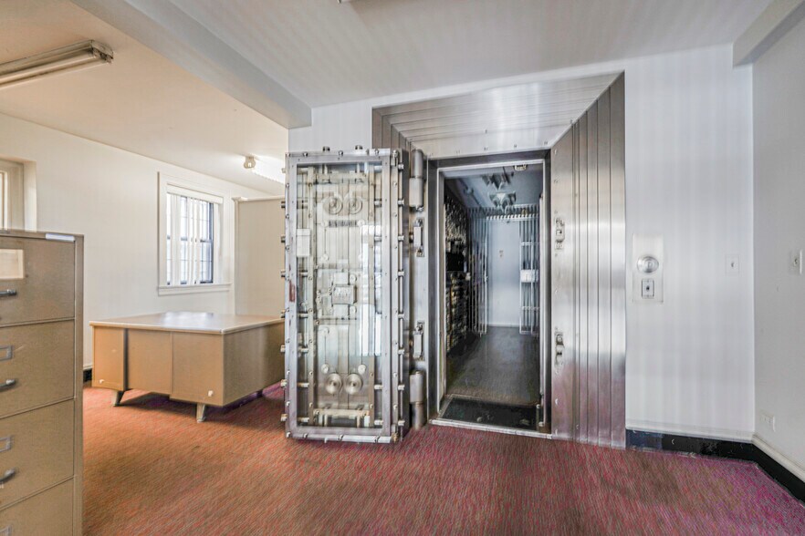 More Photos Of 257 New Dorp Ln, Staten Island Bank For Sale