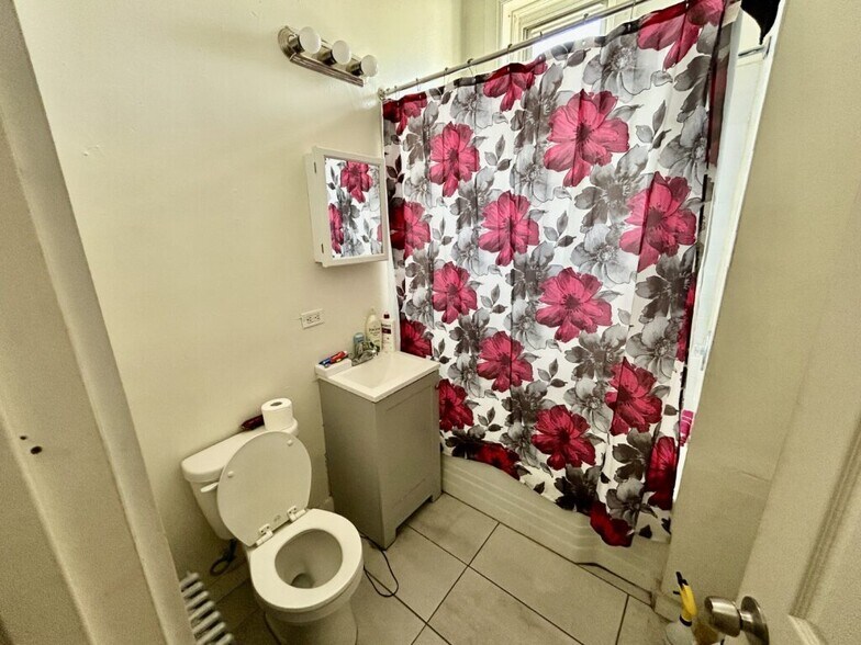 More Photos Of 735 E 88th St, Chicago Apartments For Sale