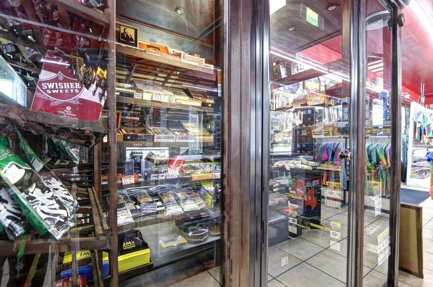 More Photos Of 21-31 W Army St, Henderson Storefront For Sale