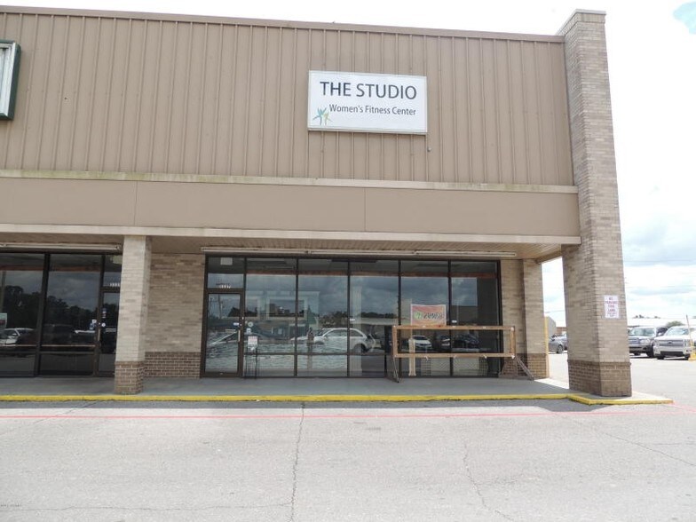 More Photos Of 5515-5545 Cameron St, Scott General Retail For Sale