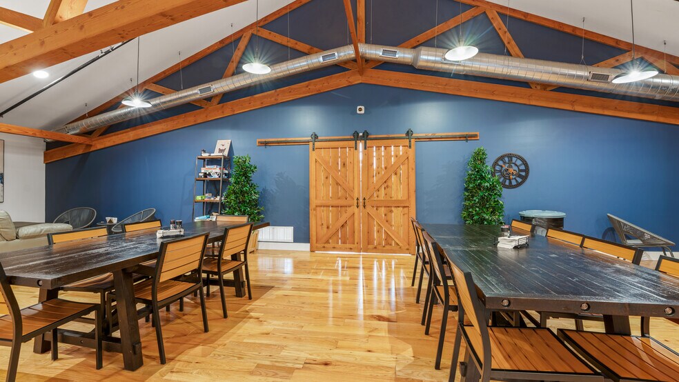 More Photos Of 100 Grand Vintners Lane, Lake Ozark Winery Vineyard For Sale