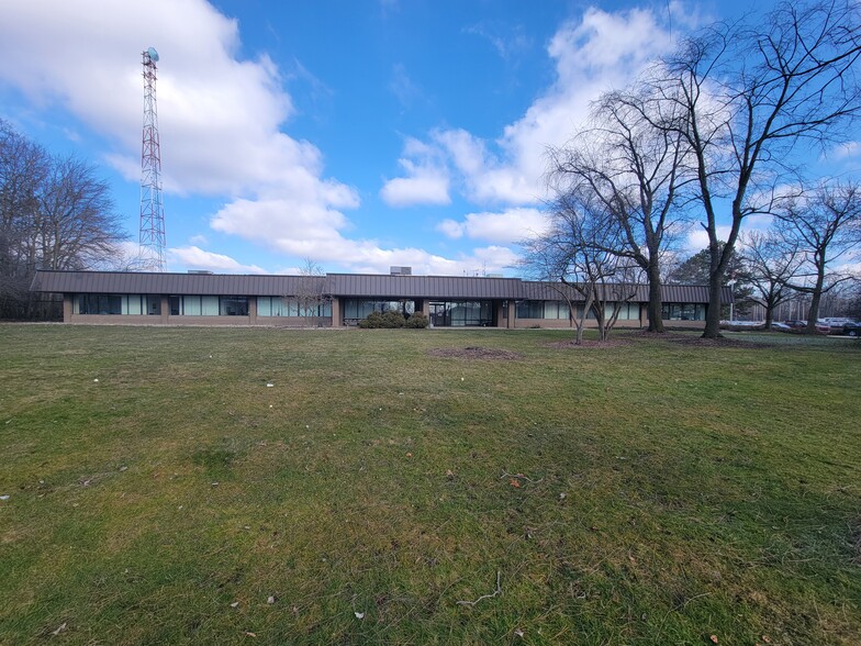 Primary Photo Of 2929 W Lathrop St, South Bend Warehouse For Sale