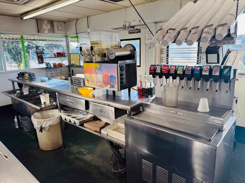More Photos Of 305 N Broadway St, Poteau Restaurant For Sale