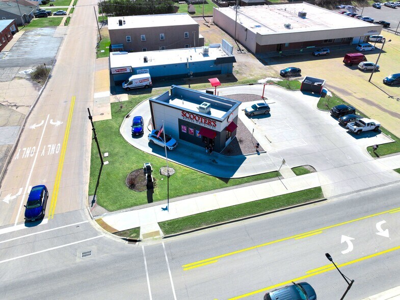 More Photos Of 901 W Platt St, Maquoketa Service Station For Sale