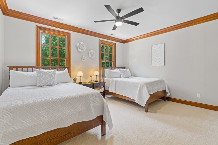More Photos Of 5455 Plantation Rd, Sunbury Lodge Meeting Hall For Sale