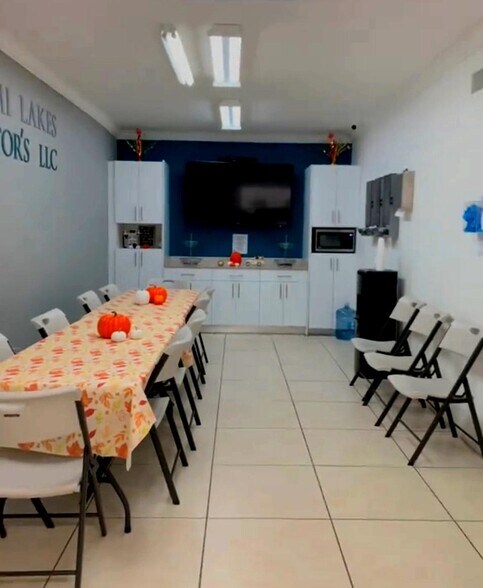 More Photos Of 5765-5779 NW 151st St, Miami Lakes Warehouse For Lease