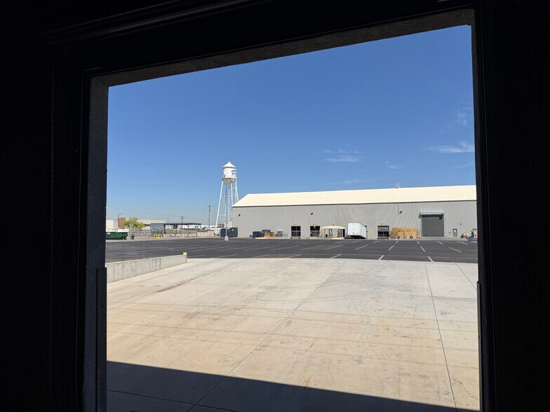 More Photos Of 1300 S Litchfield Rd, Goodyear Unknown For Lease
