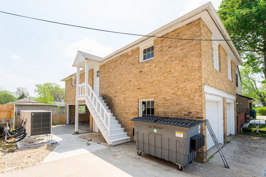 More Photos Of 524 Cross St, Sycamore Apartments For Sale