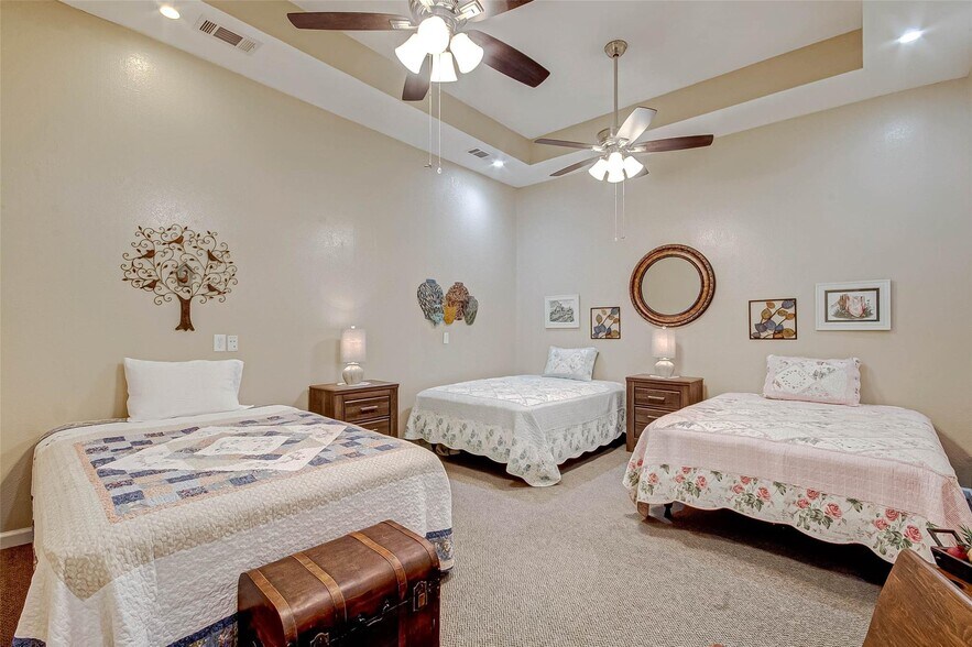 More Photos Of 103 Roundabout Ln, Huntsville Specialty For Sale