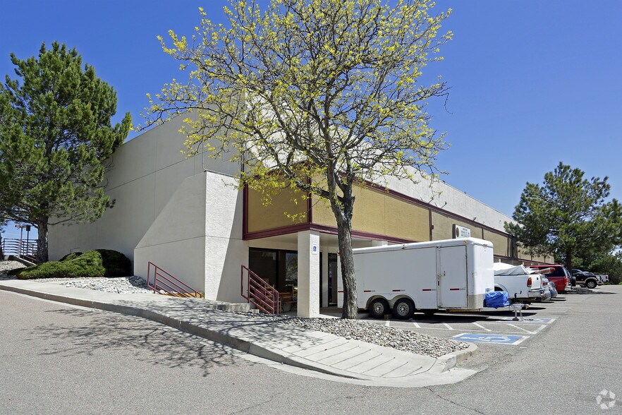 More Photos Of 2537-2579 Airport Rd, Colorado Springs General Retail For Lease
