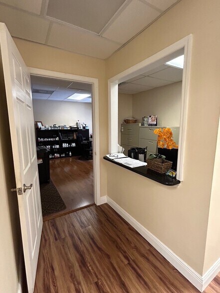 More Photos Of 525 S Hercules Ave, Clearwater Medical For Sale