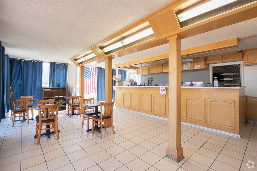 More Photos Of 2700 White Ln, Bakersfield Apartments For Sale