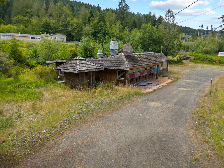 More Photos Of 21391 N US Highway 101, Shelton General Retail For Sale