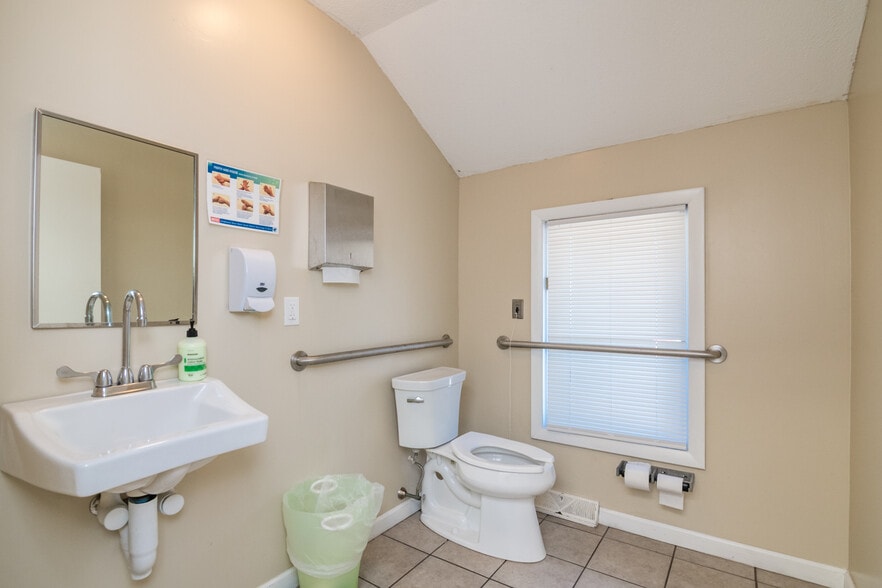 More Photos Of 860 Boston Rd, Springfield Medical For Sale