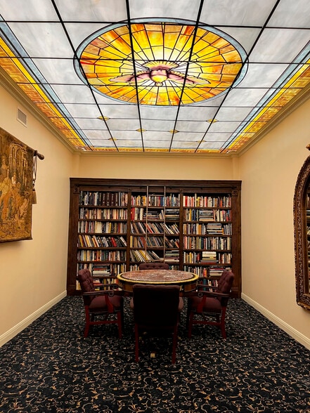 More Photos Of 9101 Airline Dr, Houston Religious Facility For Sale