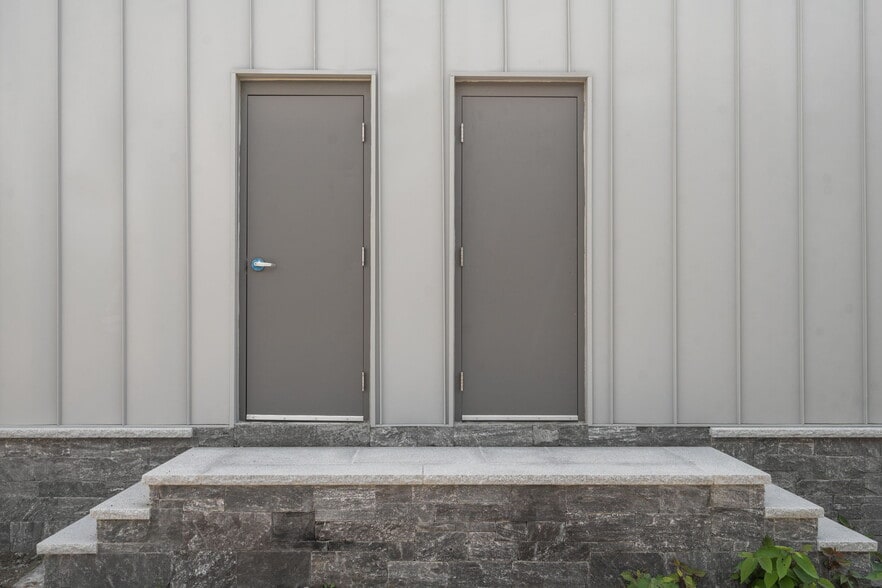 More Photos Of 45 Tosca Dr, Stoughton Warehouse For Lease