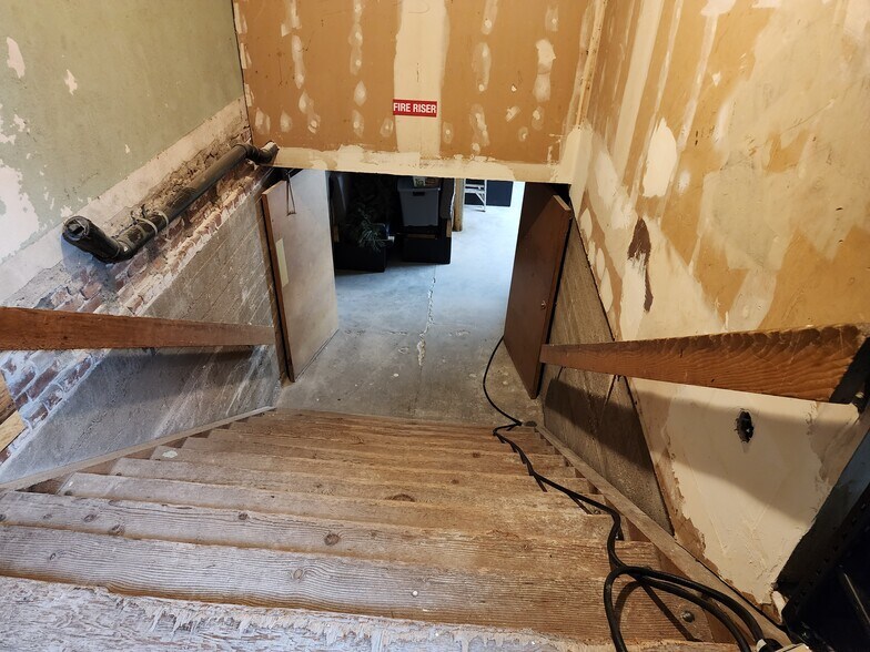 More Photos Of 142-144 N K St, Tulare Restaurant For Sale