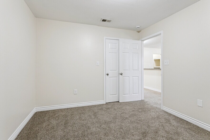 More Photos Of 3300 Garden Oaks Dr, New Orleans Apartments For Sale