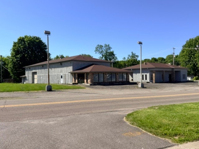 Primary Photo Of 126 N Canal St, Newton Falls Flex For Sale