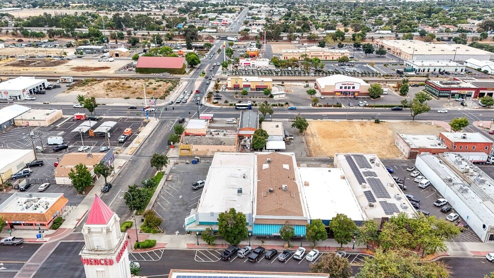 More Photos Of 328-332 W Main St, Merced Storefront For Lease
