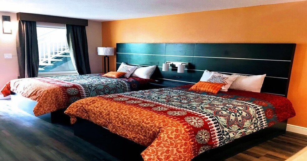 More Photos Of 1320 Cleveland St, Clearwater Hotel For Sale