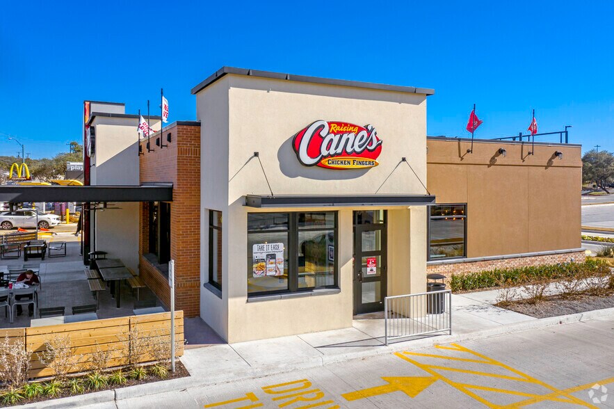 More Photos Of 11309-11323 Bandera Rd, San Antonio Unknown For Lease