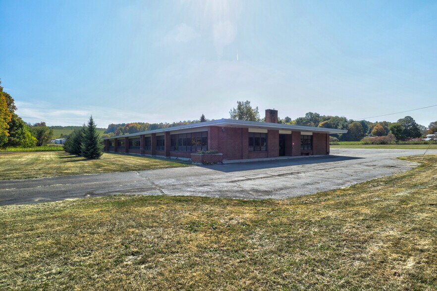 More Photos Of 4960 Hill Rd, Kennedy Schools For Sale