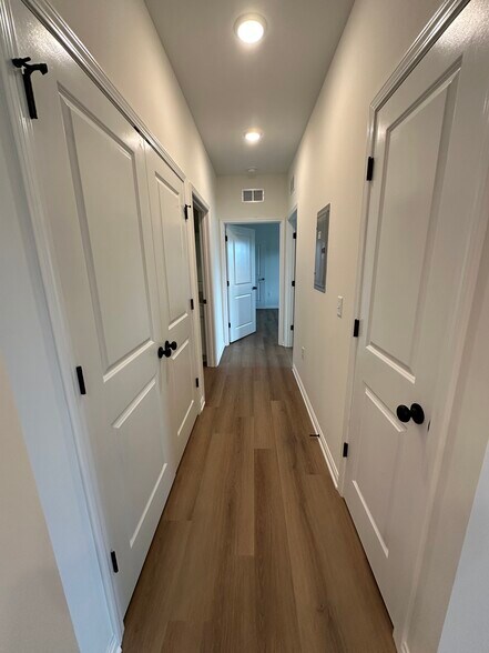 More Photos Of 5438 Bakers Spring St, Bowling Green Apartments For Sale