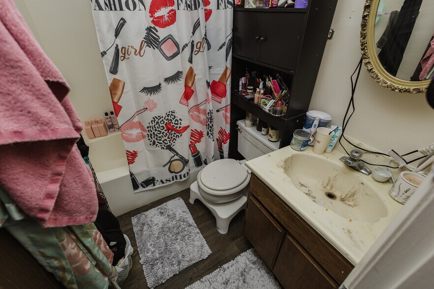 More Photos Of 401 E Avenue A, Hutchinson Apartments For Sale
