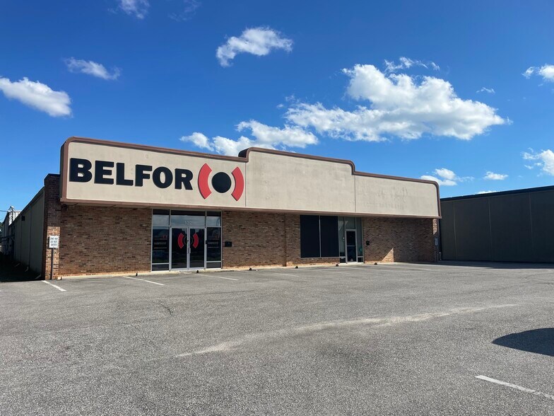 More Photos Of 132-134 E I-65 Service Rd N, Mobile Flex For Lease
