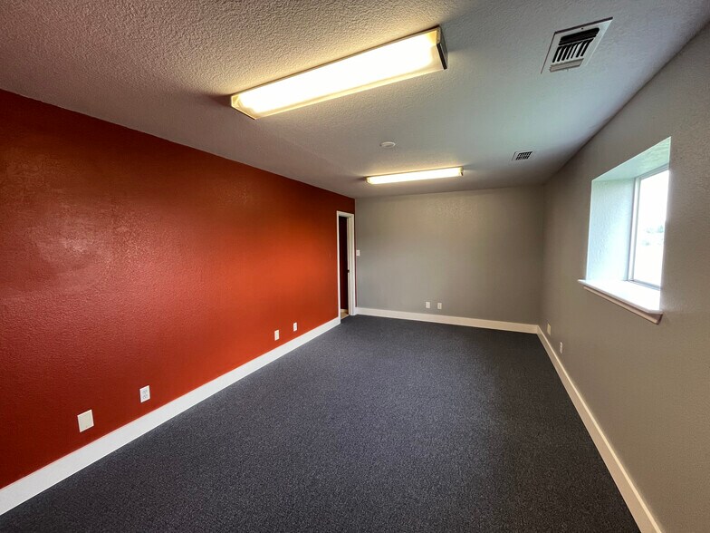 More Photos Of 2331 Bolton Rd, Marion Warehouse For Lease