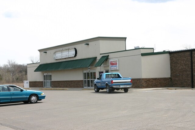 More Photos Of 310 34th Ave W, Alexandria Freestanding For Sale