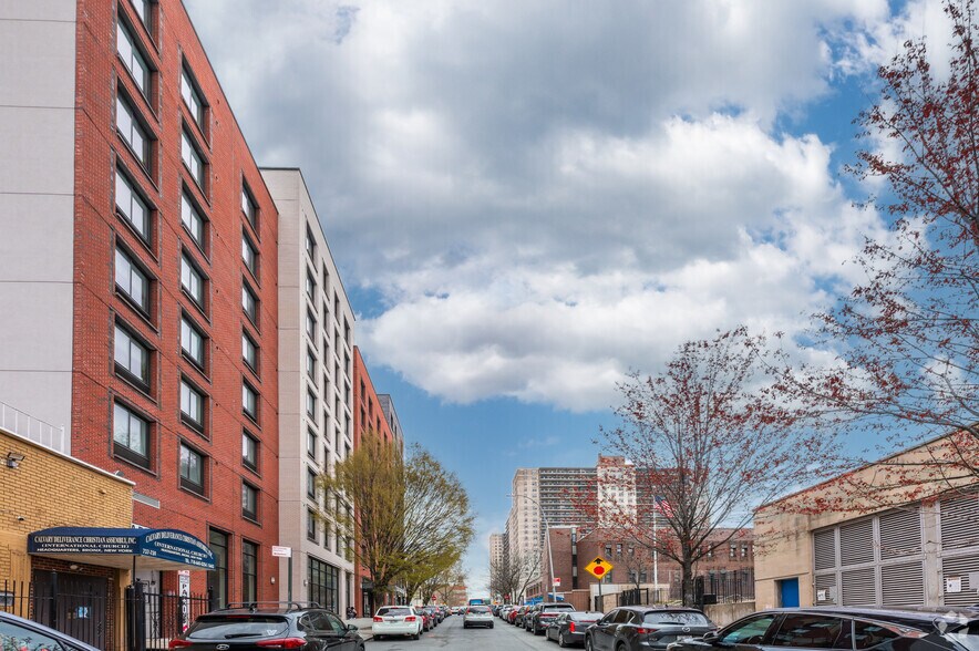 More Photos Of 180 E 156th St, Bronx Apartments For Lease