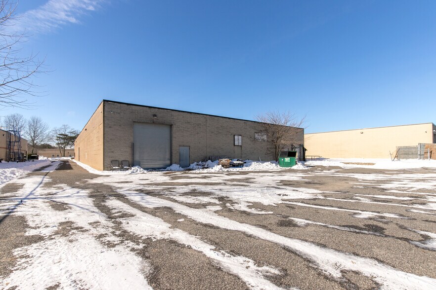 More Photos Of 161 Remington Blvd, Ronkonkoma Warehouse For Sale
