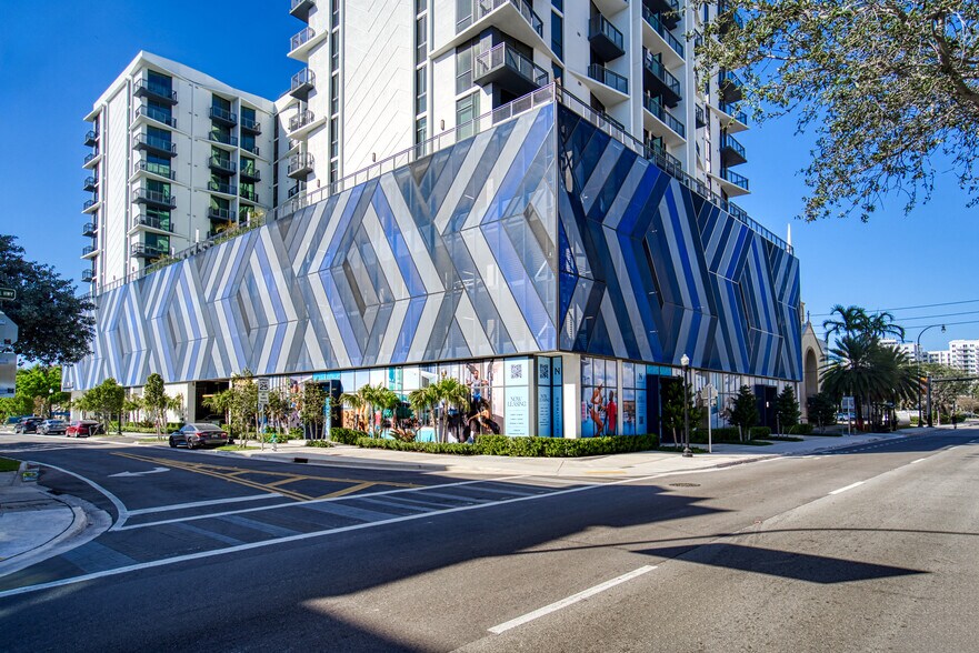 More Photos Of 1809 Jackson St, Hollywood Apartments For Lease