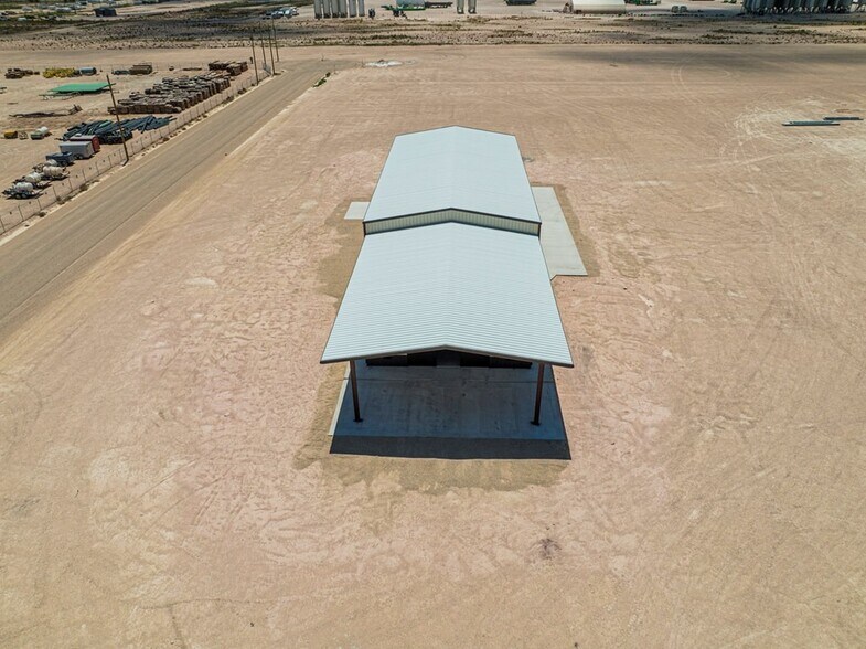 More Photos Of 16751 W Basin St, Odessa Warehouse For Lease