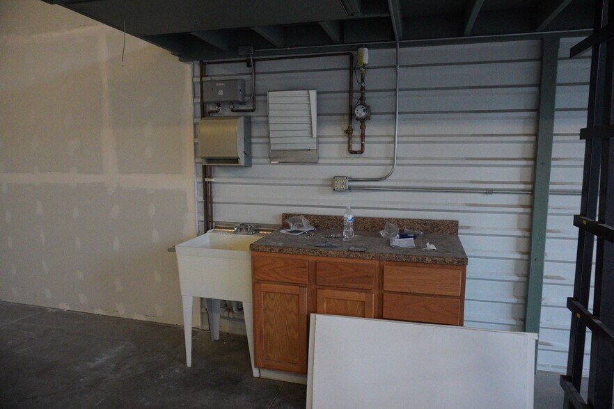 More Photos Of 9181 Commerce Center Cir, Highlands Ranch Self Storage For Sale